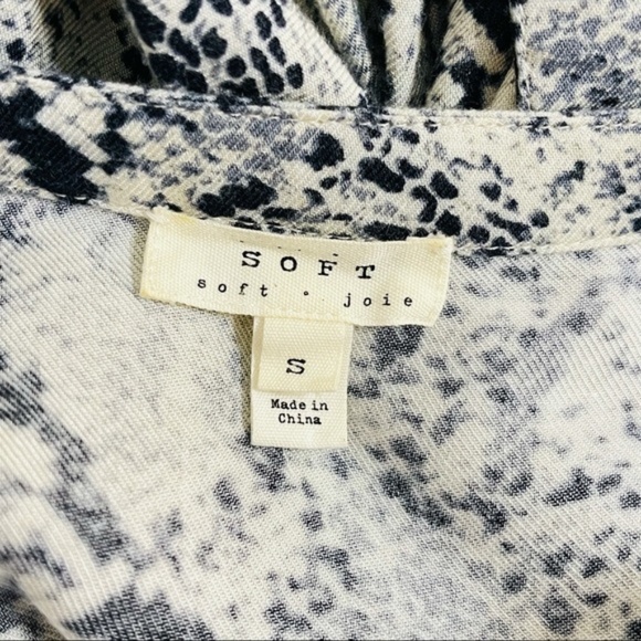SOFT JOIE Dane Snake Print Button Front Blouse S - Picture 6 of 6